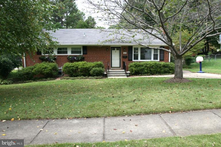 5421 Moultrie Road Springfield, VA 22151 - Photo 2 of 30 Exterior #2