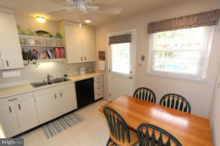 5421 Moultrie Road Springfield, VA 22151 - Photo 15 of 30 Kitchen