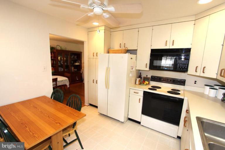 5421 Moultrie Road Springfield, VA 22151 - Photo 16 of 30 Kitchen #2