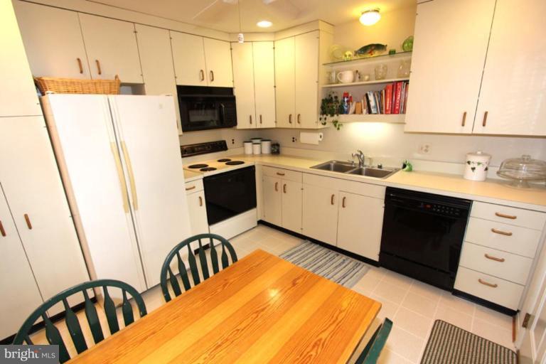 5421 Moultrie Road Springfield, VA 22151 - Photo 17 of 30 Kitchen #3