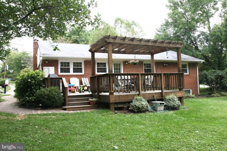 5421 Moultrie Road Springfield, VA 22151 - Photo 6 of 30 Exterior (Rear)