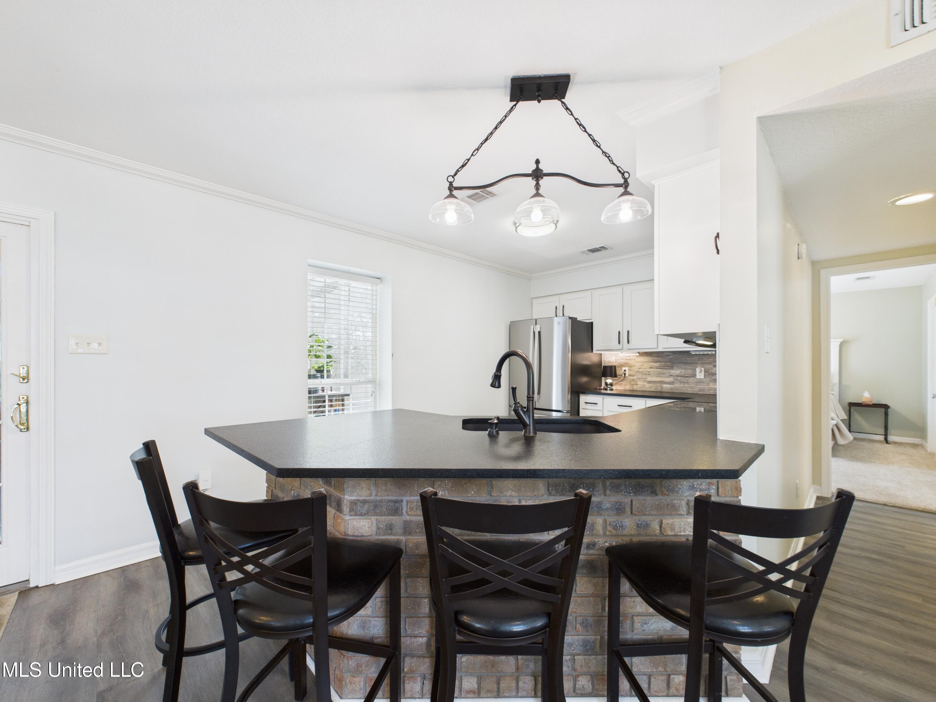 9605 Oak Crest Lane Ocean Springs, MS 39564 - Photo 14 of 39 CAM04449G0-PR0032-STILL017