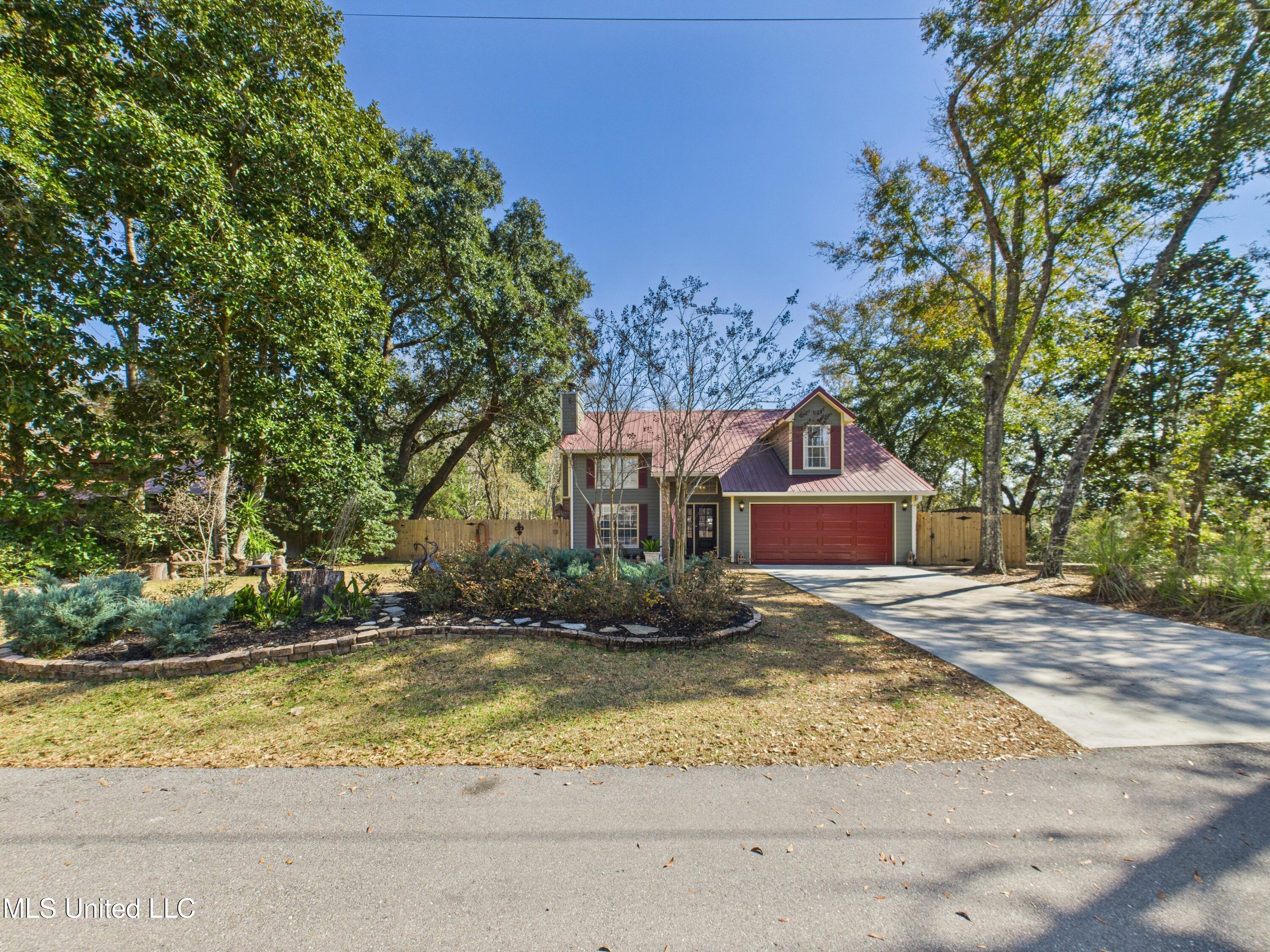 9605 Oak Crest Lane Ocean Springs, MS 39564 - Photo 2 of 39 CAM04449G0-PR0032-STILL003