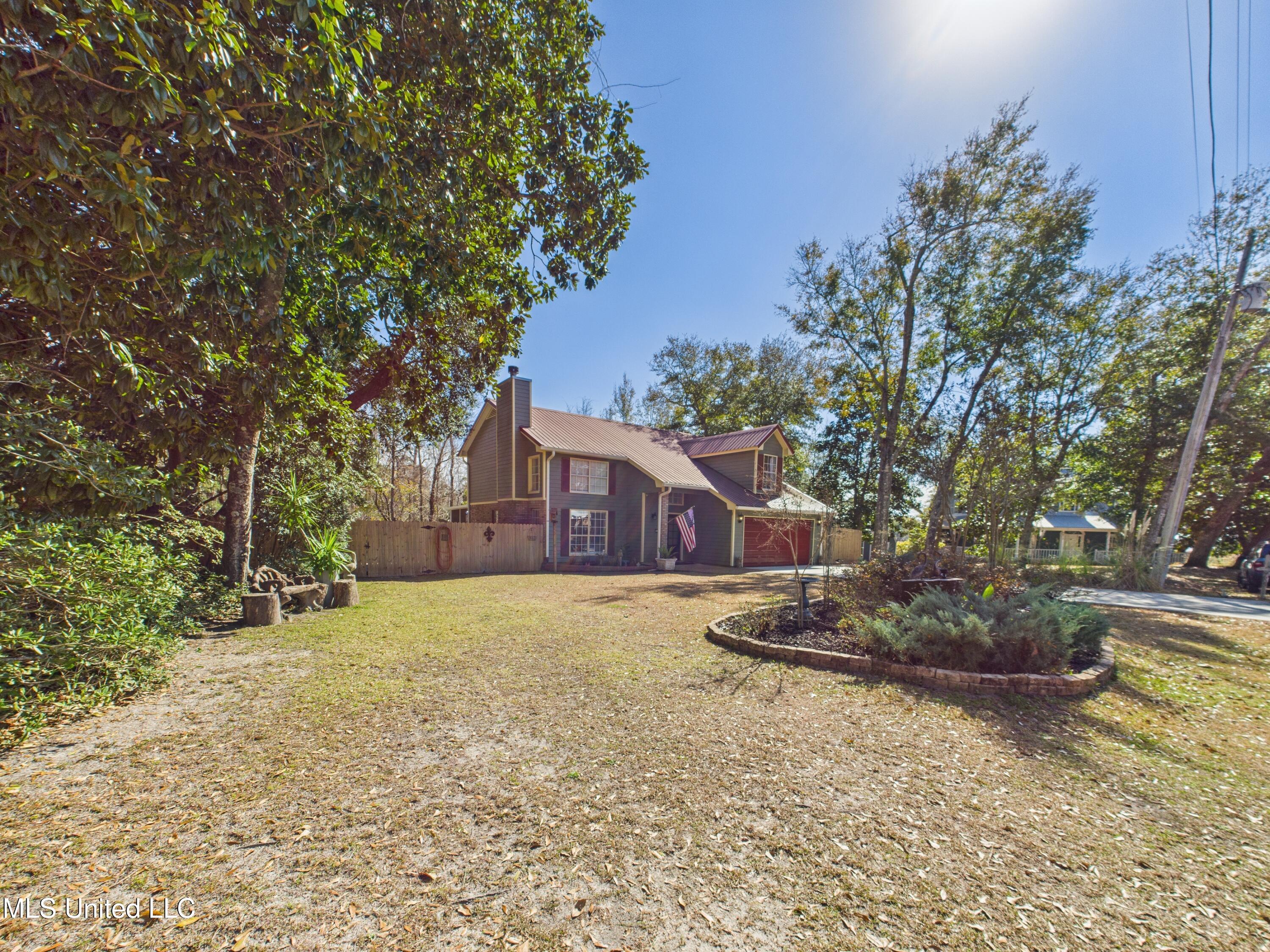 9605 Oak Crest Lane Ocean Springs, MS 39564 - Photo 3 of 39 CAM04449G0-PR0032-STILL004