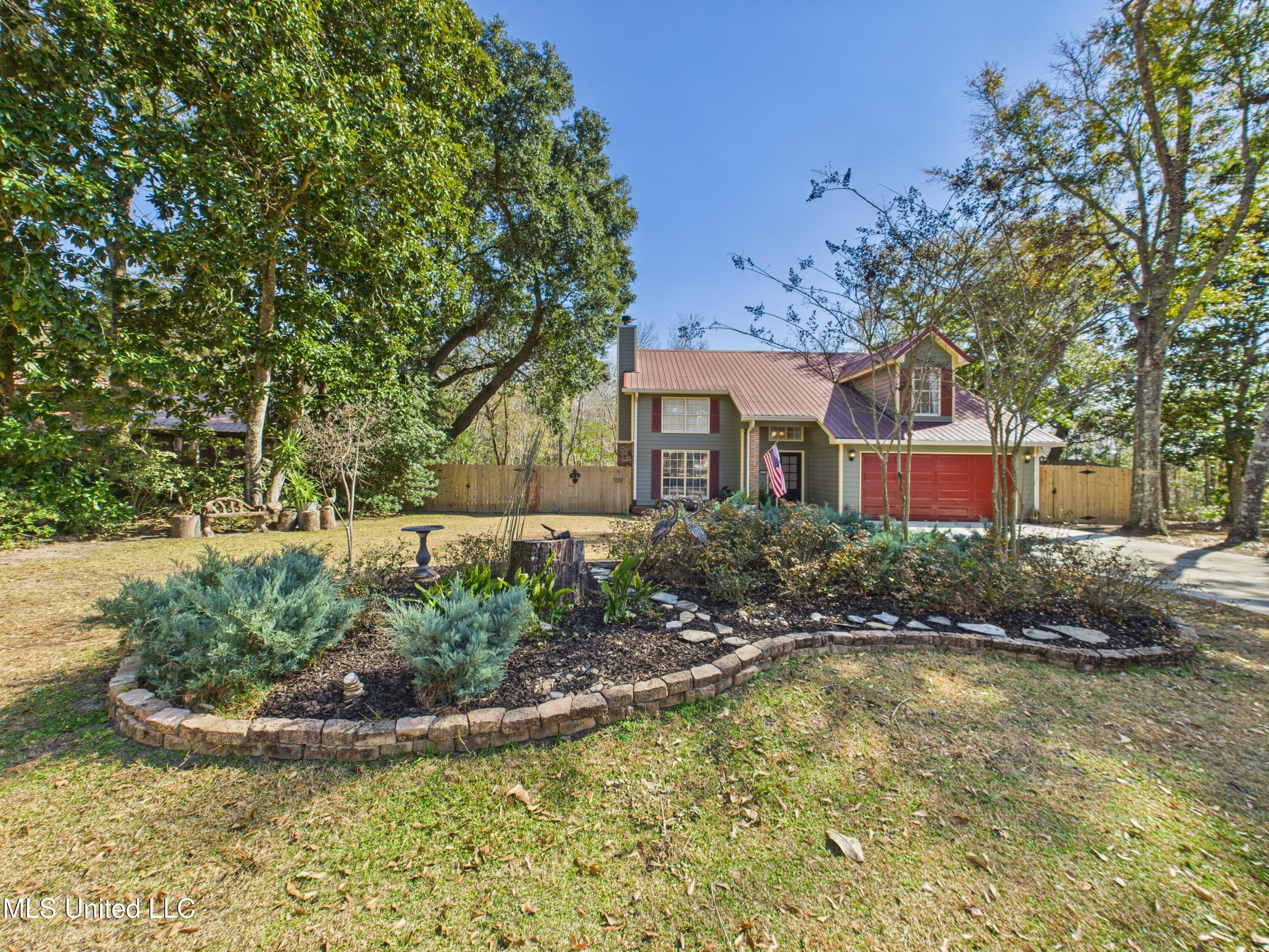 9605 Oak Crest Lane Ocean Springs, MS 39564 - Photo 4 of 39 CAM04449G0-PR0032-STILL005