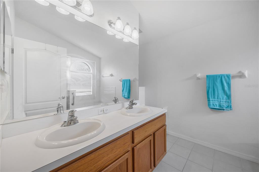 6923 Waterbrook Court Gibsonton, FL 33534 - Photo 12 of 48