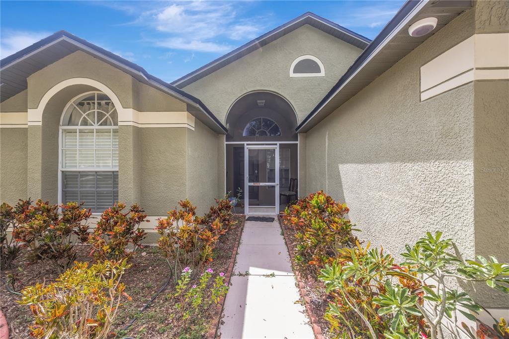 6923 Waterbrook Court Gibsonton, FL 33534 - Photo 4 of 48