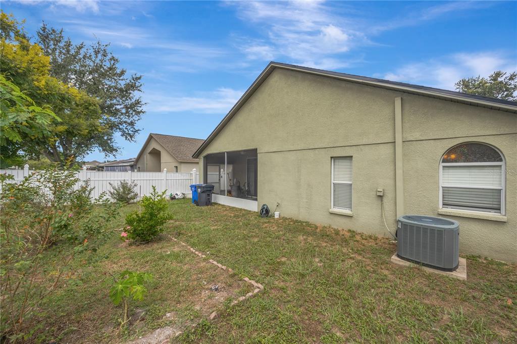 6923 Waterbrook Court Gibsonton, FL 33534 - Photo 6 of 48