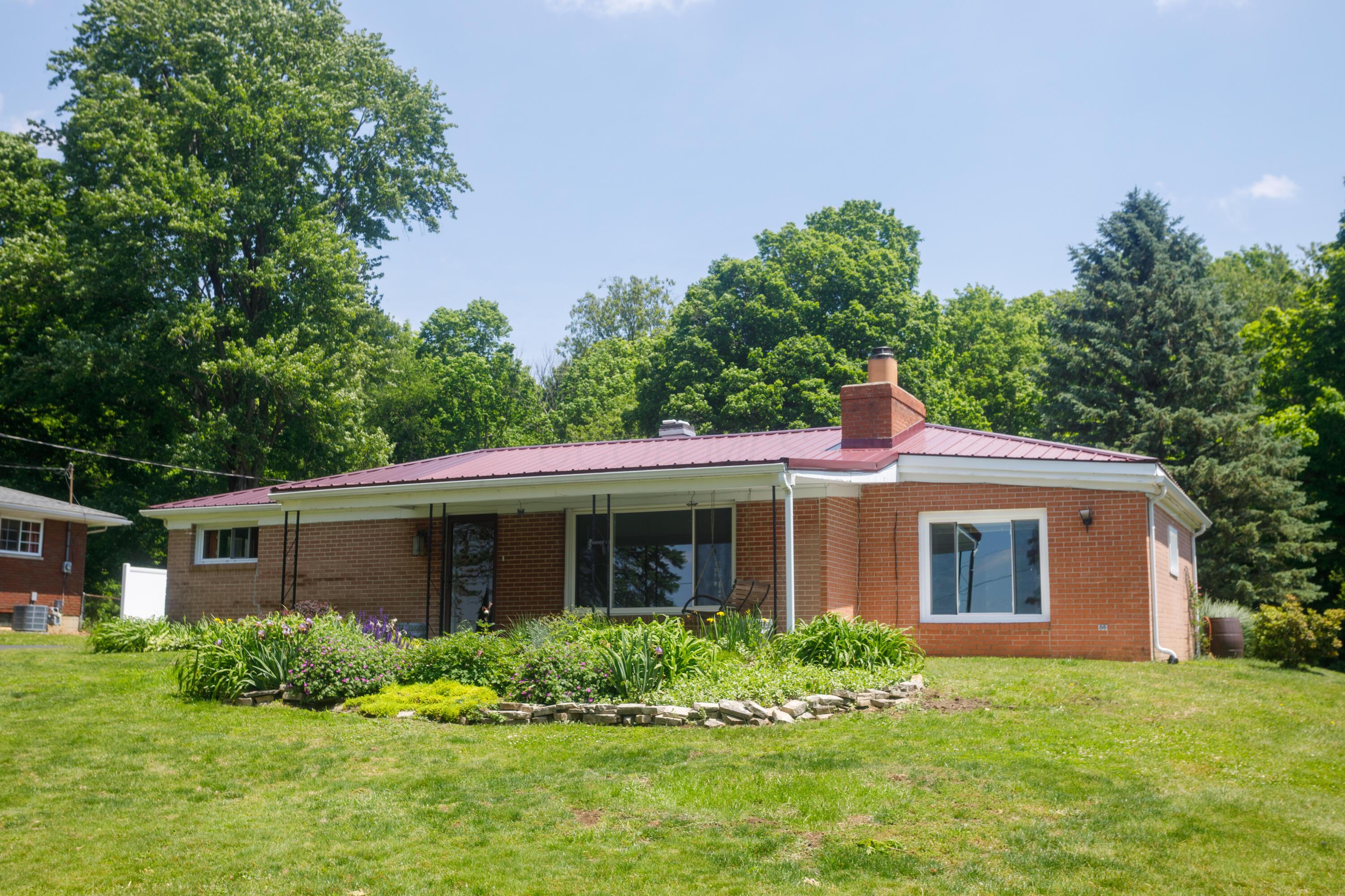 4008 Bosart Road Springfield, OH 45503 - Photo 1 of 27 WRE-4008Bosart--24