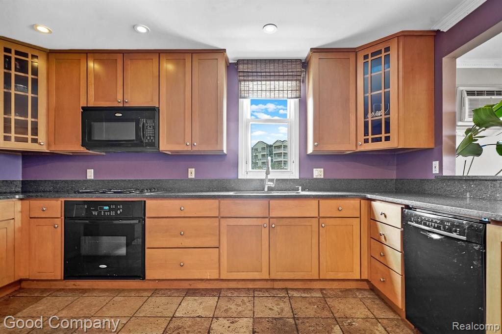 1673 Cass Lake Road, Unit D Keego Harbor, MI 48320 - Photo 21 of 29