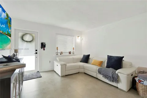 $525,000 | 4260 Southwest 68th Court, Miami, FL 33155