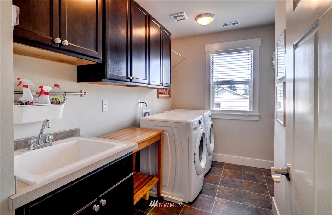 4602 Northeast 10th Street Renton, WA 98059 - Photo 22 of 32