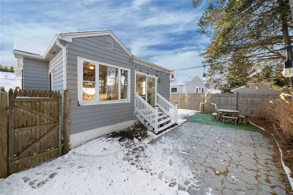 $475,000 | 51 Smythe Street, Middletown, RI 02842