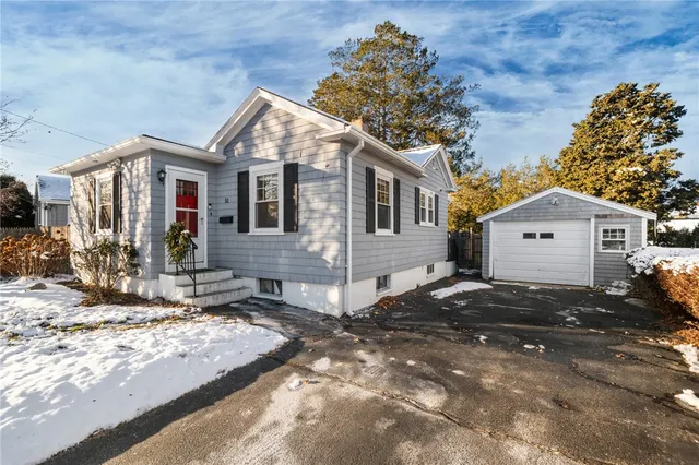 $475,000 | 51 Smythe Street, Middletown, RI 02842