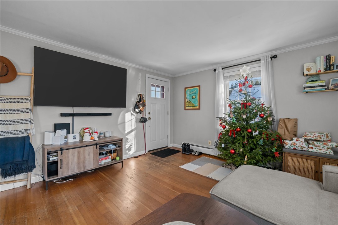 51 Smythe Street Middletown, RI 02842 - Photo 5 of 37