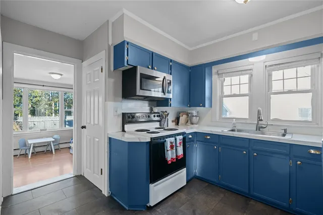 $475,000 | 51 Smythe Street, Middletown, RI 02842