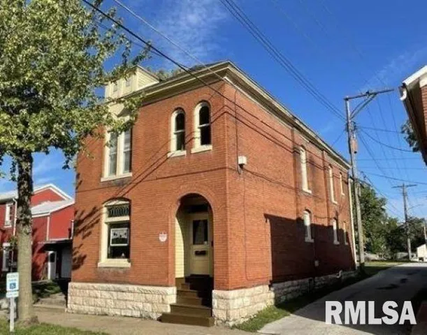 $130,000 | 715 Spring Street, Quincy, IL 62301