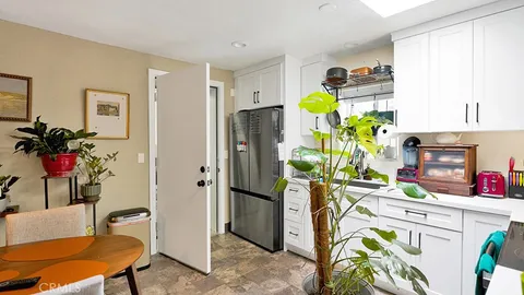 $998,000 | 716 North Harbor Boulevard, Anaheim, CA 92805