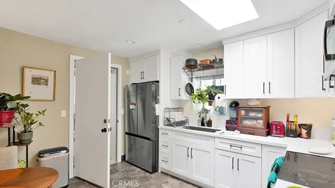 $998,000 | 716 North Harbor Boulevard, Anaheim, CA 92805