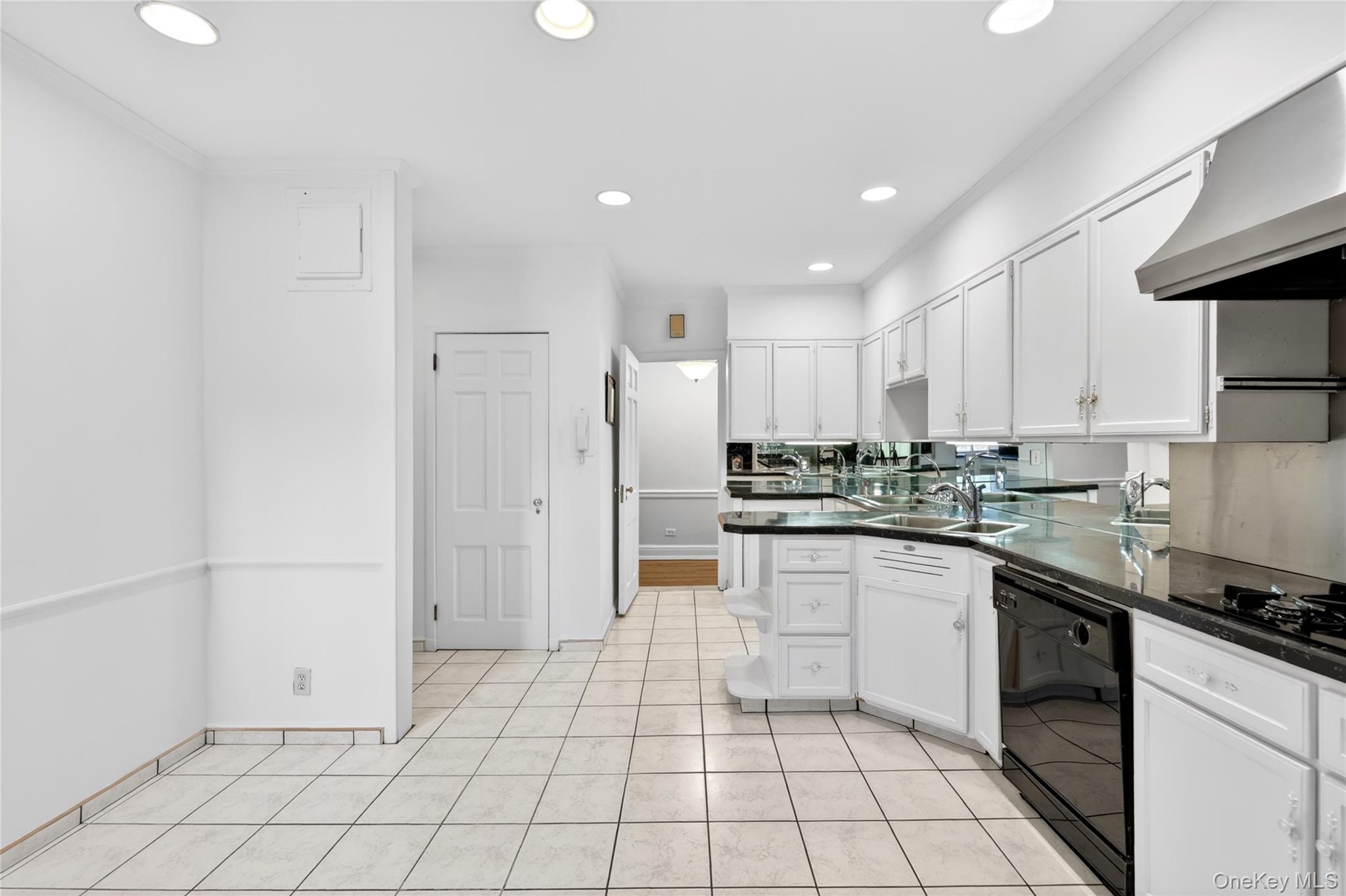 10 Brooklands, Unit 5H Bronxville, NY 10708 - Photo 11 of 33