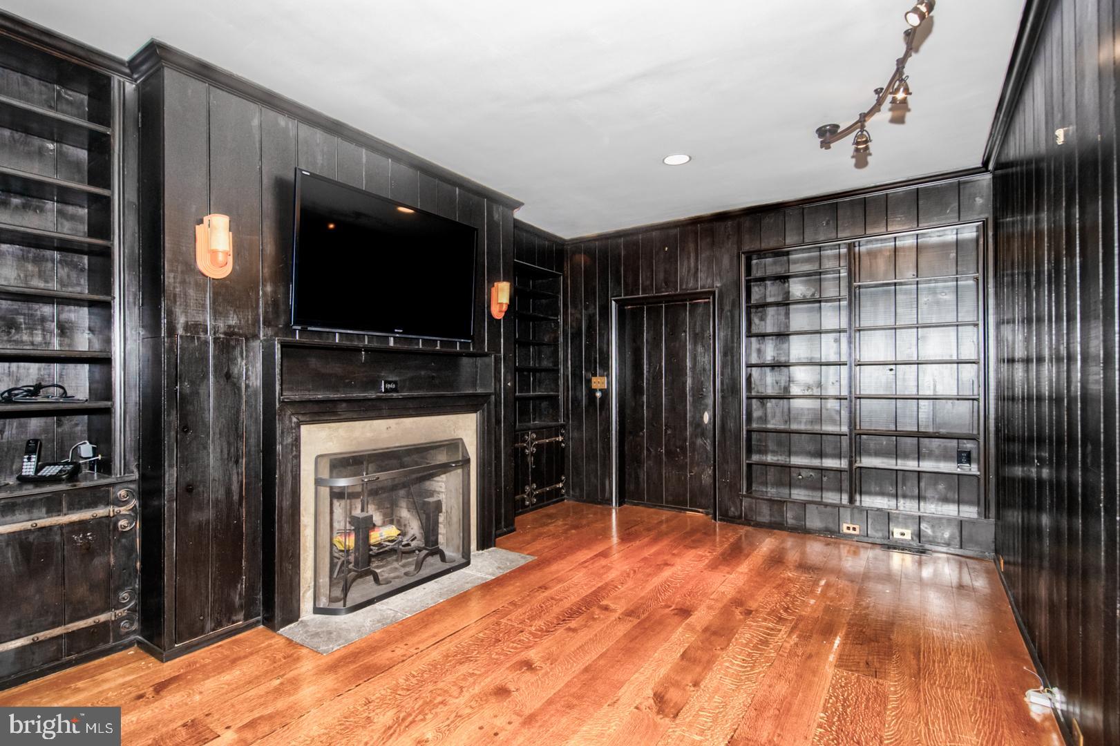 8909 Crefeld Street Philadelphia, PA 19118 - Photo 17 of 35