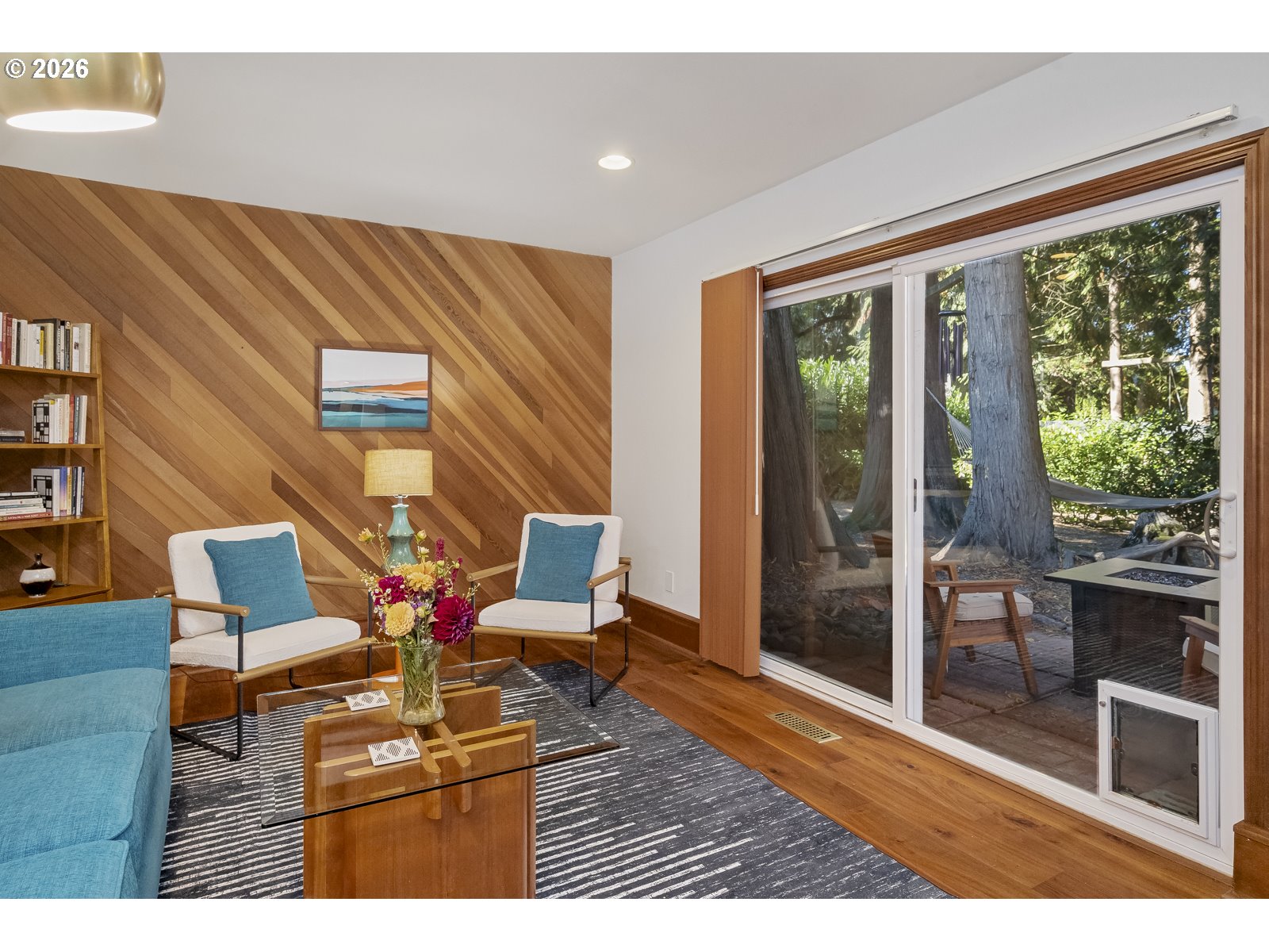875 Southeast 25th Street Gresham, OR 97080 - Photo 22 of 48 a living room with furniture and a window