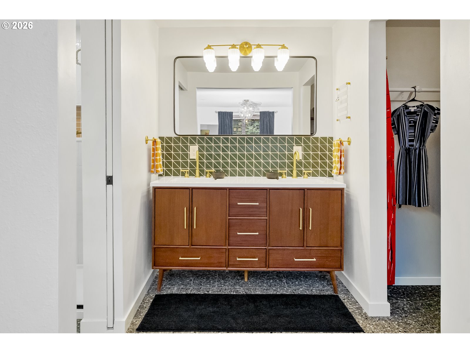 875 Southeast 25th Street Gresham, OR 97080 - Photo 34 of 48 a view of front door of house