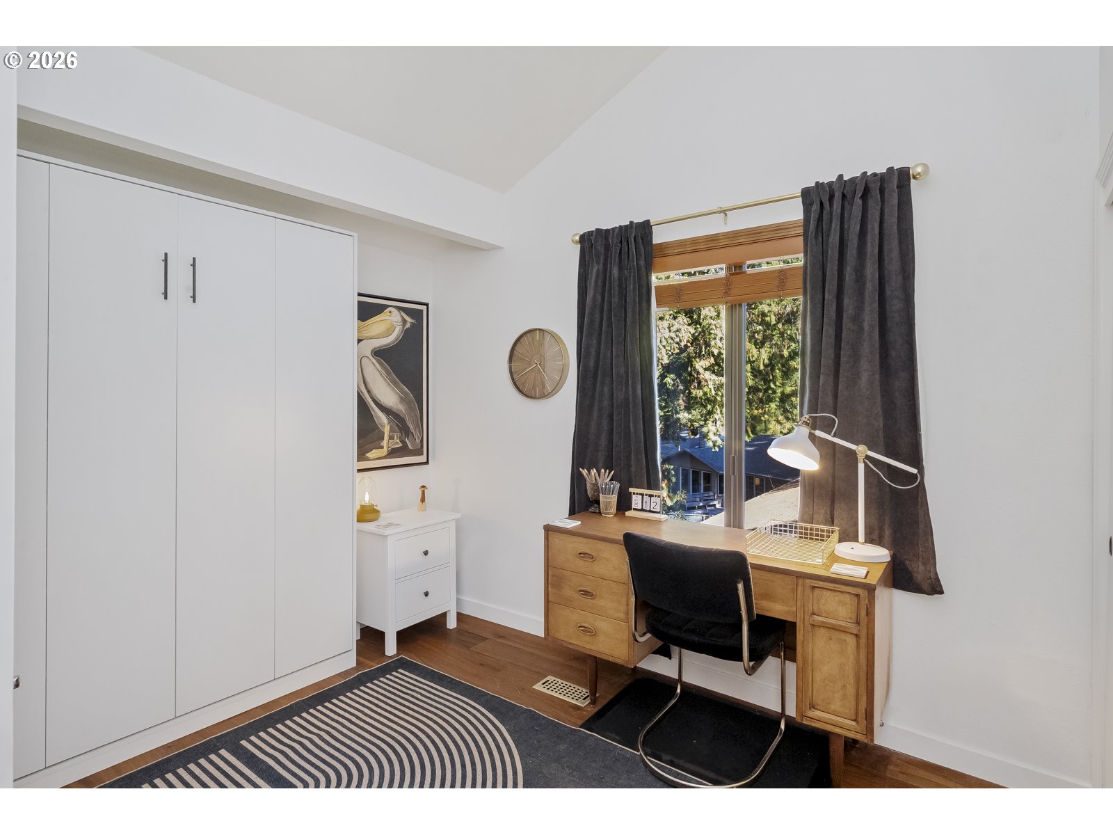 875 Southeast 25th Street Gresham, OR 97080 - Photo 38 of 48 a workspace with furniture and window