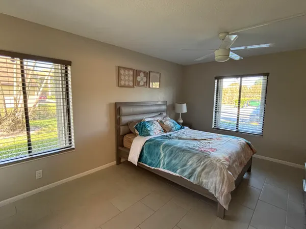 $2,100 | 617 Sea Pine Way, Unit D1, Greenacres, FL 33415