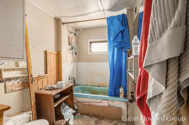 $89,900 | 8570-8578 Highway 10, Branch, MI 49402