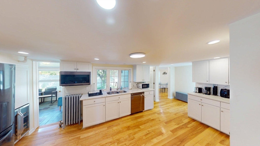 266 Webster Street Worcester, MA 01603 - Photo 8 of 29