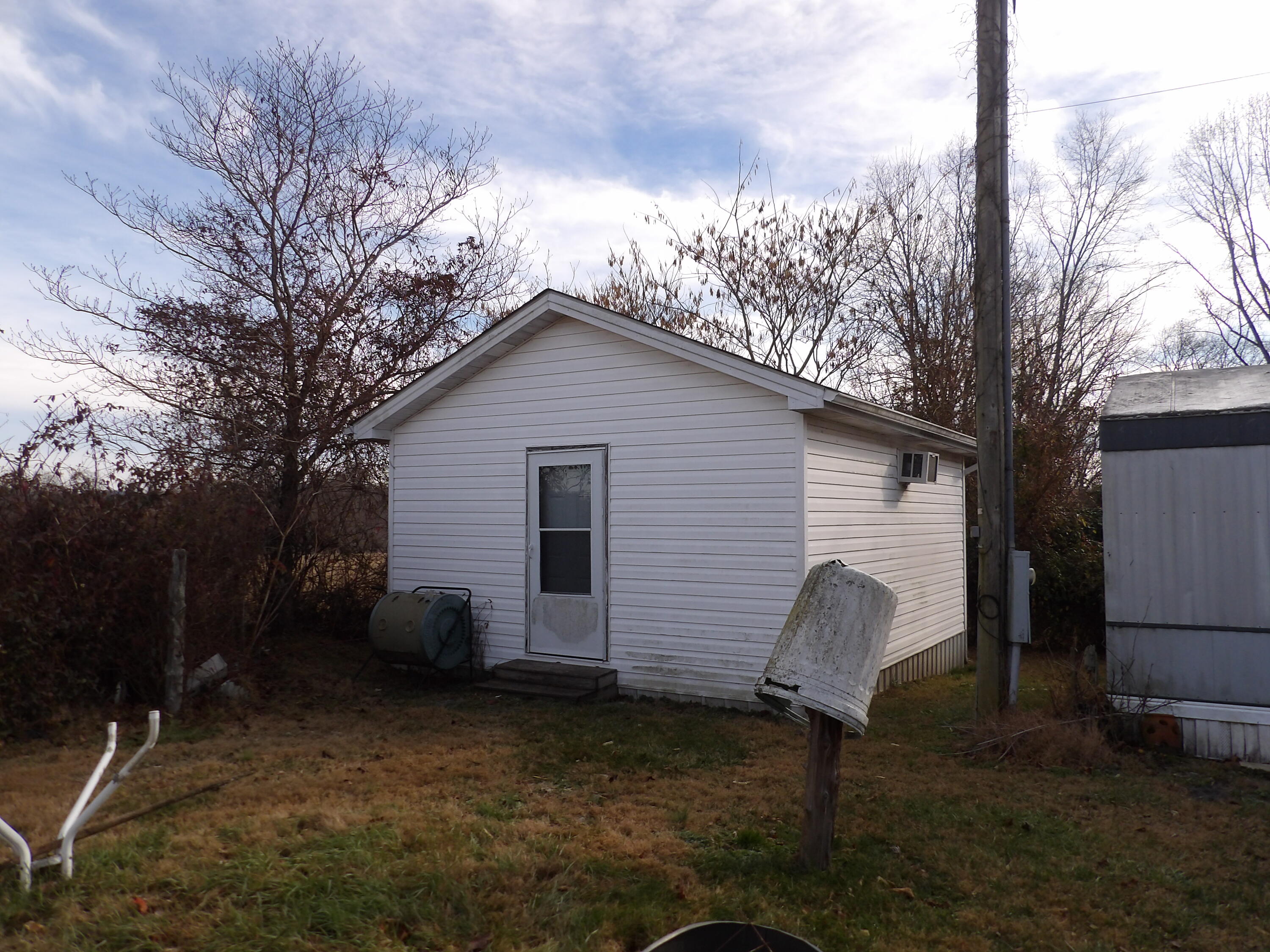 389 Don Gregory Road Monticello, KY 42633 - Photo 14 of 26 103_1879