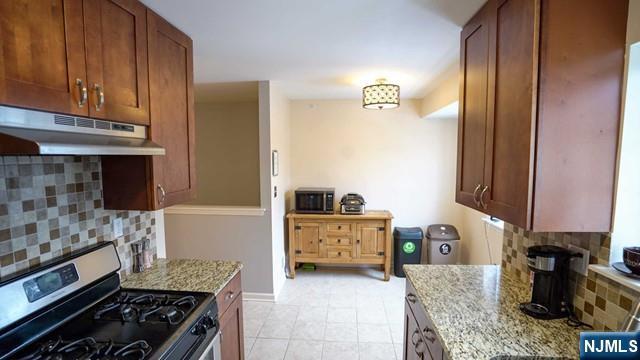 1806 Faulkner Court Mahwah, NJ 07430 - Photo 5 of 13