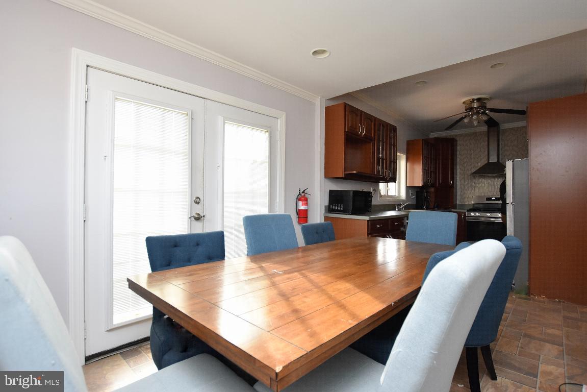 224 East Washington Street Riverside, NJ 08075 - Photo 11 of 30 Breakfast nook next to kitchen and access to back