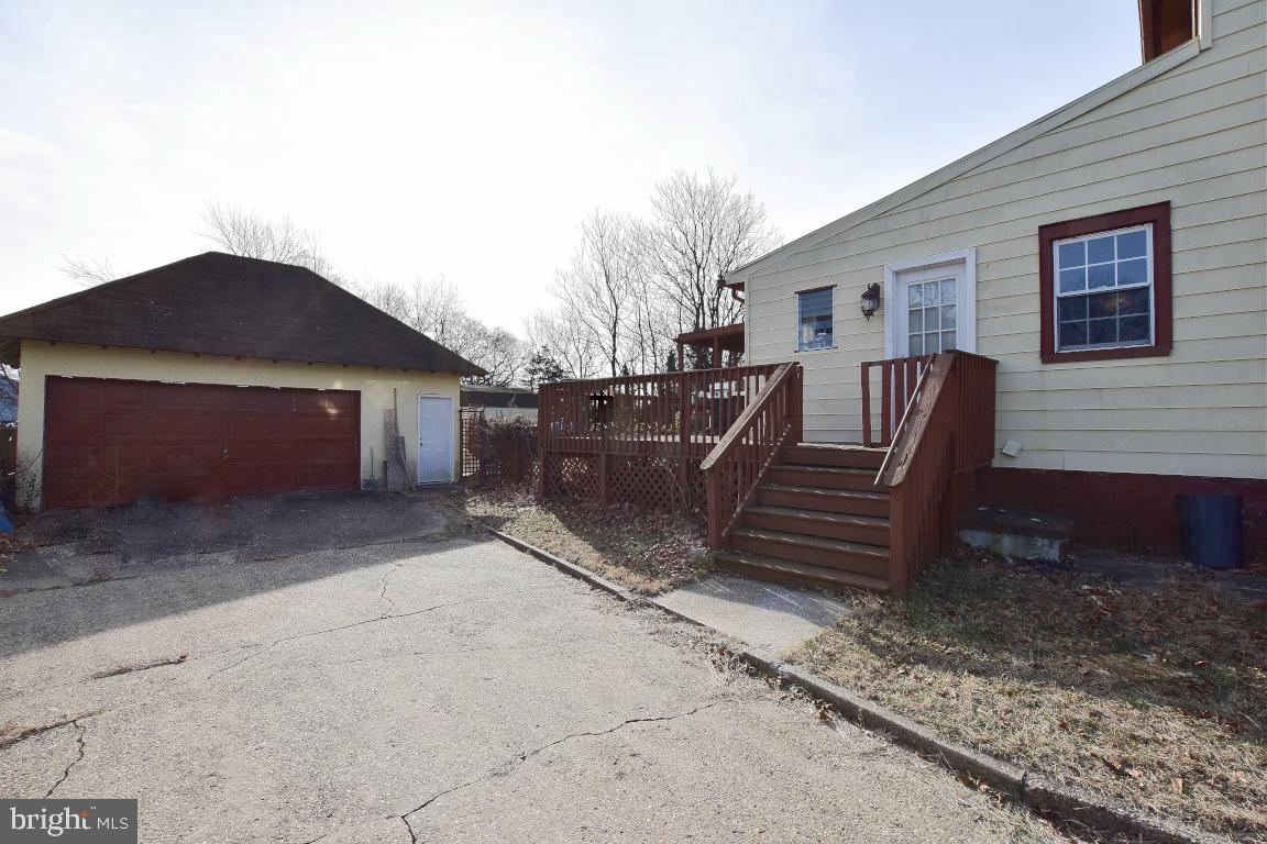224 East Washington Street Riverside, NJ 08075 - Photo 25 of 30 Left side view with garage
