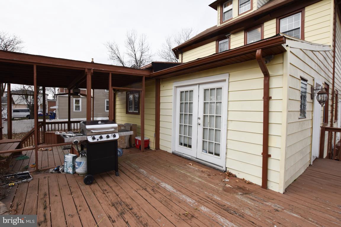 224 East Washington Street Riverside, NJ 08075 - Photo 30 of 30 Back deck with showing screened in area