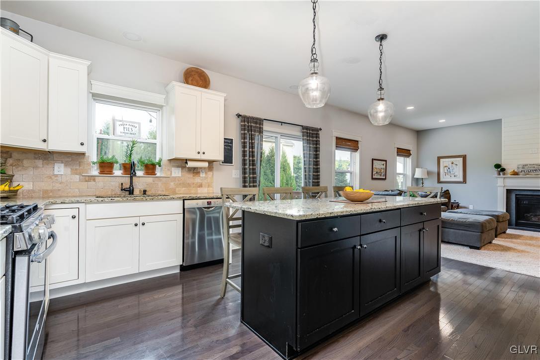 2624 English Ivy Road Nazareth, PA 18064 - Photo 3 of 35 Gallery Image 3