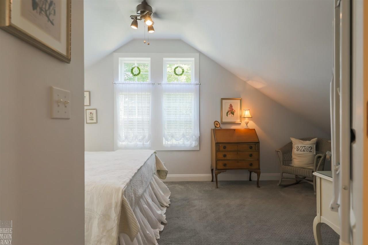 381 Kerby Road Grosse Pointe, MI 48236 - Photo 31 of 40 50017868-30.JPG