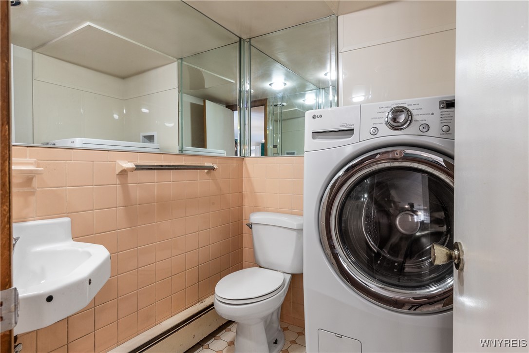 155 North Union Road Amherst, NY 14221 - Photo 17 of 42 1/2 Bath w/Laundry