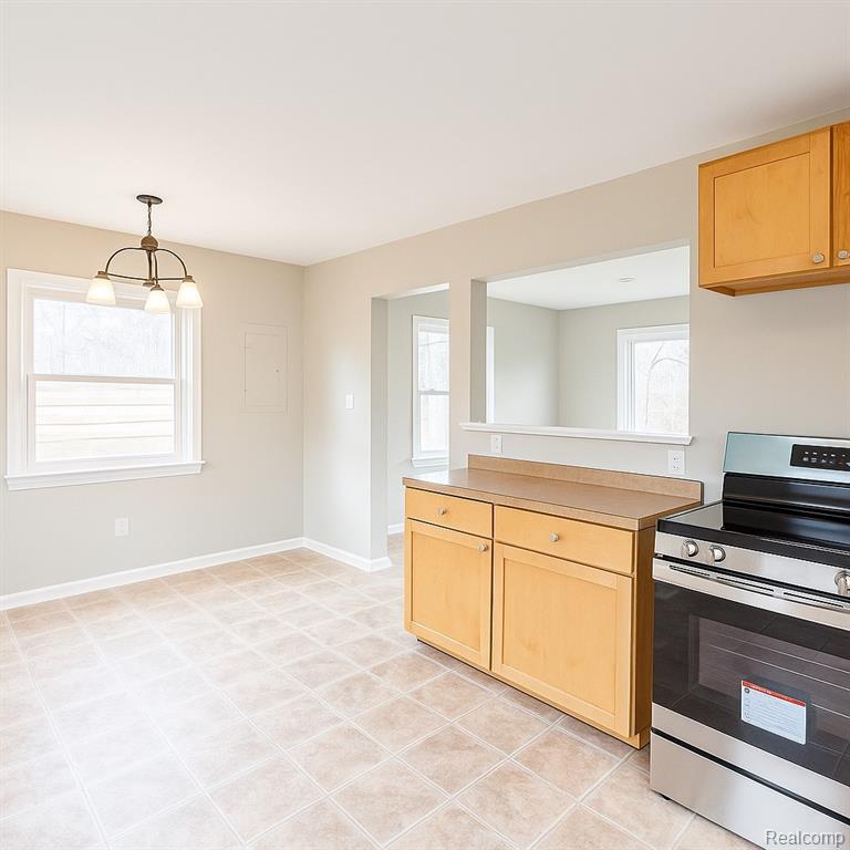 7276 Andersonville Road Clarkston, MI 48346 - Photo 5 of 9