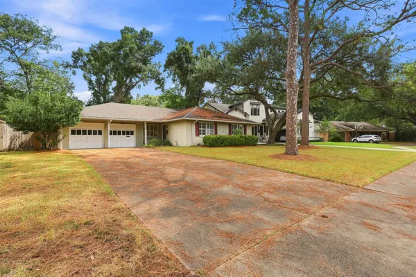 $2,200 | 5206 Carew Street, Houston, TX 77096