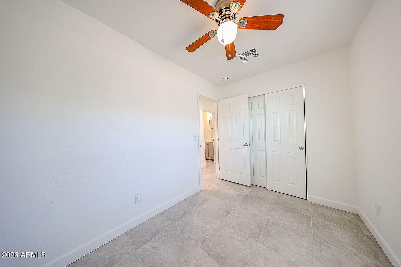 2810 East Roeser Road Phoenix, AZ 85040 - Photo 8 of 18 11