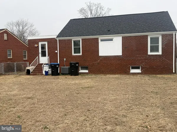 $2,500 | 312 Woodford Street, Fredericksburg, VA 22401