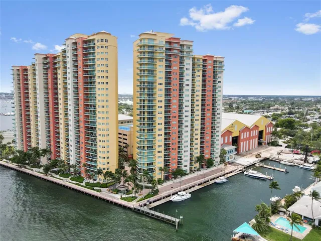 $6,200 | 2650 Lake Shore Drive, Unit 1704, Riviera Beach, FL 33404