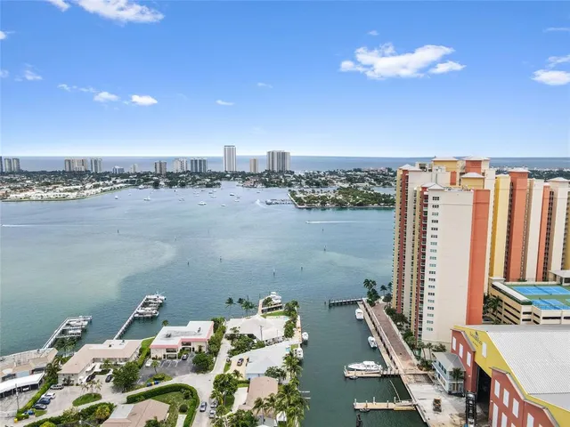 $6,200 | 2650 Lake Shore Drive, Unit 1704, Riviera Beach, FL 33404