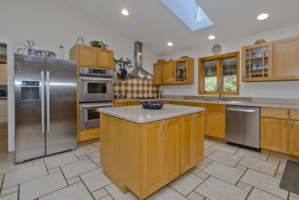 267 Southampton Road Holyoke, MA 01040 - Photo 16 of 42