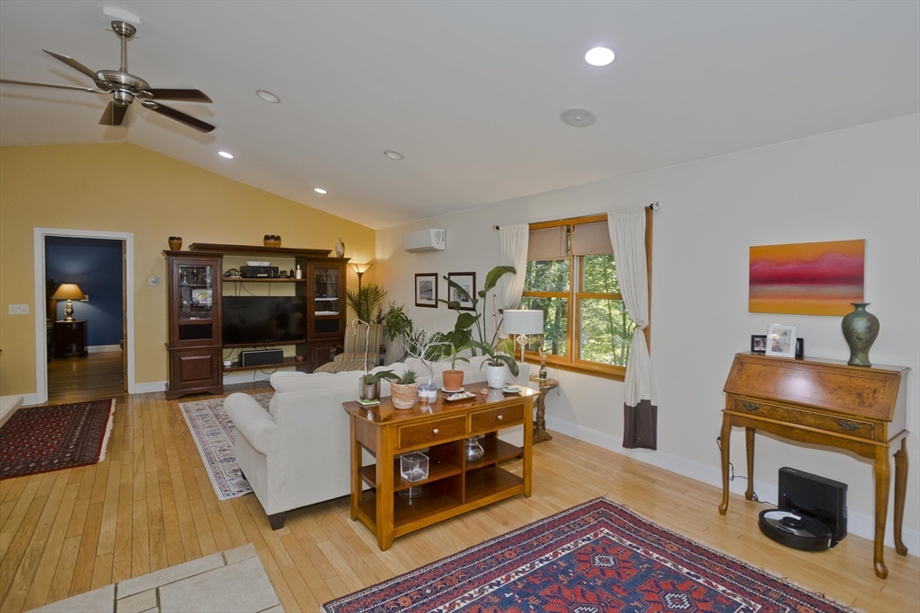 267 Southampton Road Holyoke, MA 01040 - Photo 24 of 42