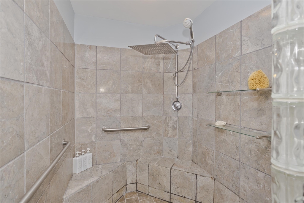 267 Southampton Road Holyoke, MA 01040 - Photo 31 of 42