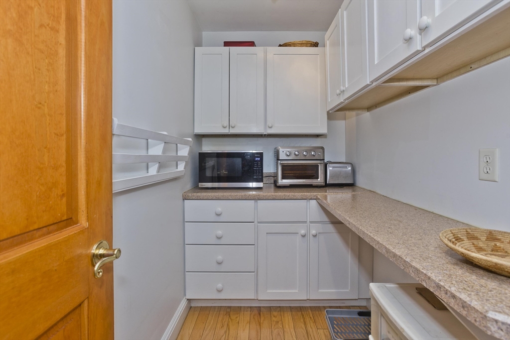 267 Southampton Road Holyoke, MA 01040 - Photo 35 of 42