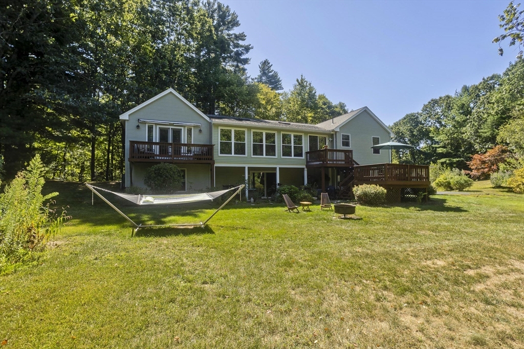 267 Southampton Road Holyoke, MA 01040 - Photo 4 of 42